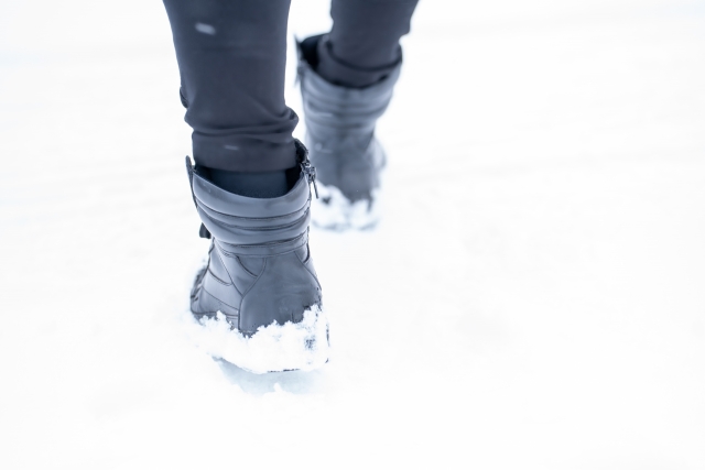 雪の日靴滑らない対策方法